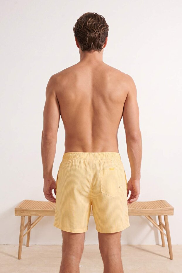 Sarı-Beyaz Çizgili Gofre Kumaş Normal Boy Regular Fit Mayo Deniz Şortu TMNSS23DS00004 - 3