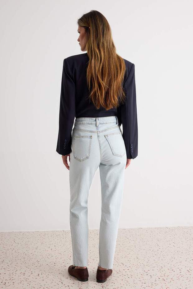 Açık Mavi Yüksek Bel Az Esnek Mom Kesik Paça Jeans TWOSS23JE00094 - 5