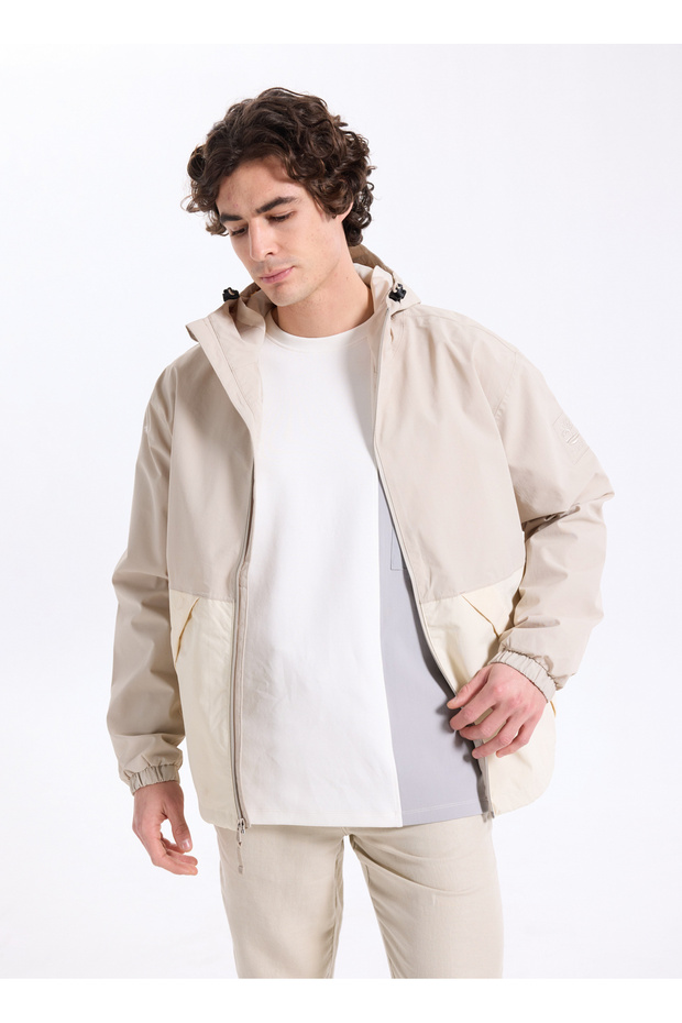Tb0A68Cba0I1-Winnick Waterpr Jacket Beige Block Men's Sports Jacket