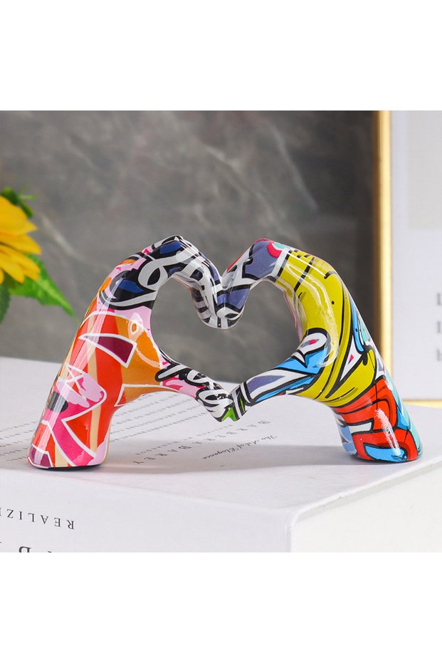 BS20650 Water Transfer Small Love Gesture Sculpture, Resin Craft Ornament for Home, Bedroom, Living