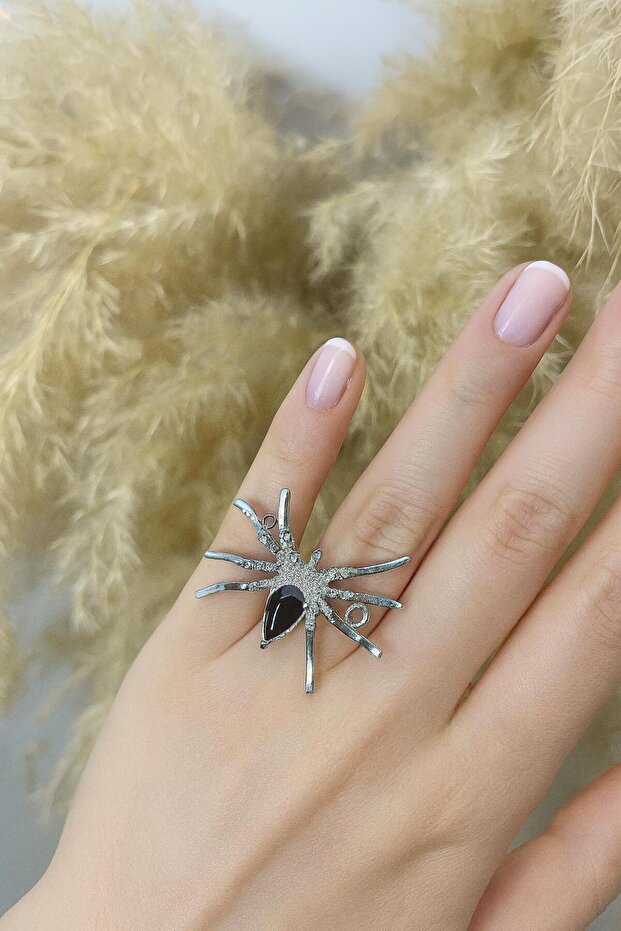 Gothic Punk Black Spider Ring – an Icon of Power, Mystery, and Rebel Style