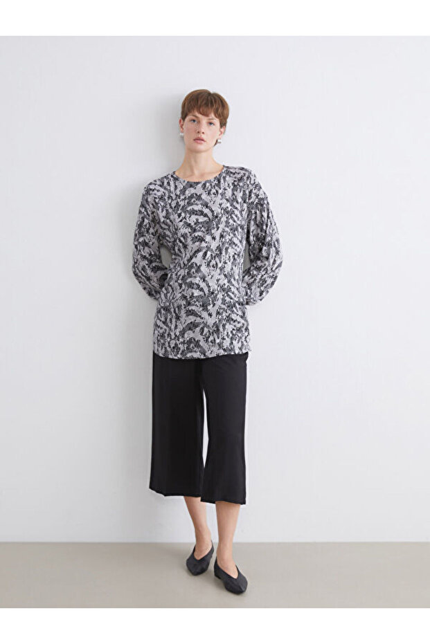 Crew Neck Patterned Blouse - 2