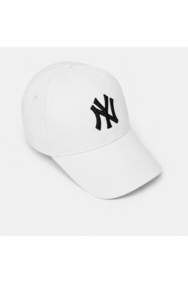 Karnas Embroidery Detailed White Sports Cap – Lightweight and Comfortable Design for Daily Use