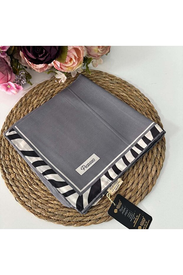 وشاح كريستال رمادي LRP2605