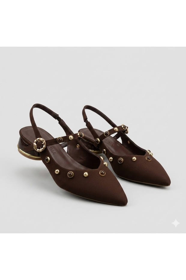 (Park Moda) Women's Closed Toe Shoes with Trok Detail Brown