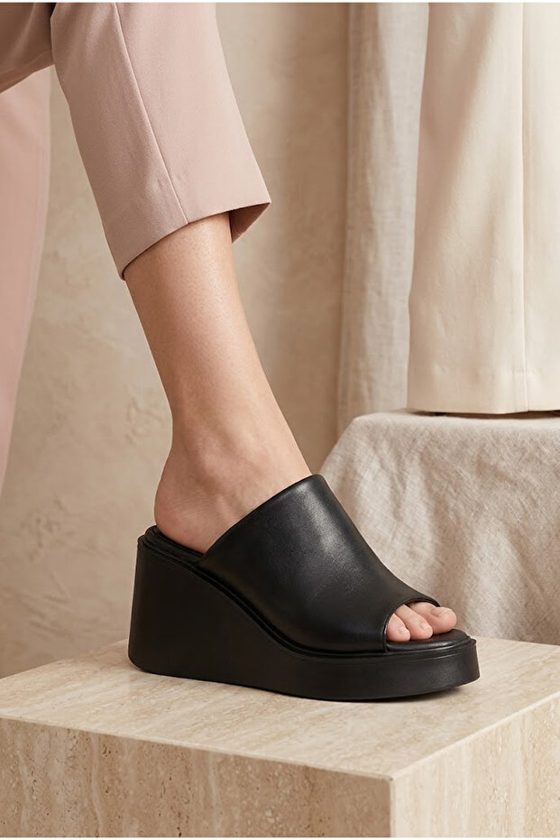 Bella 1700 Black Genuine Leather Women's Slippers