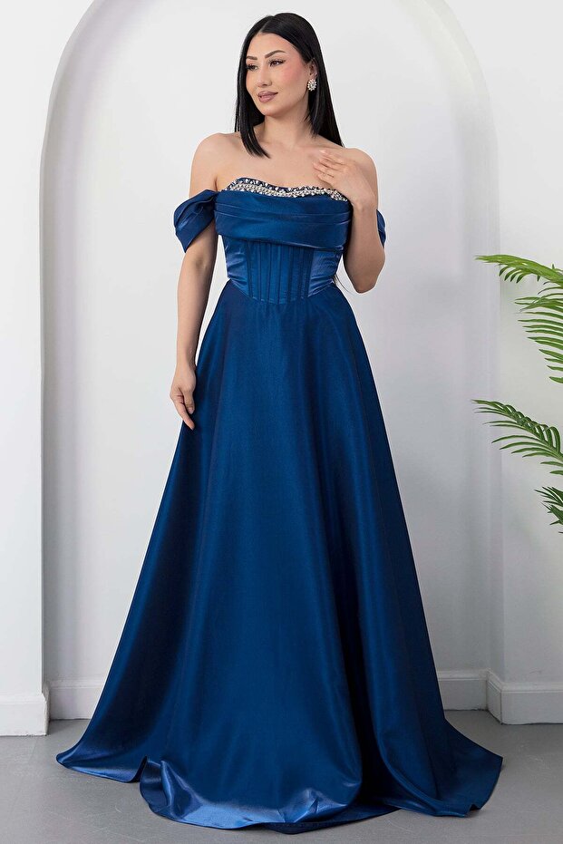 Strpalez Collar Satin Dress with Stones on the Chest Etk1208