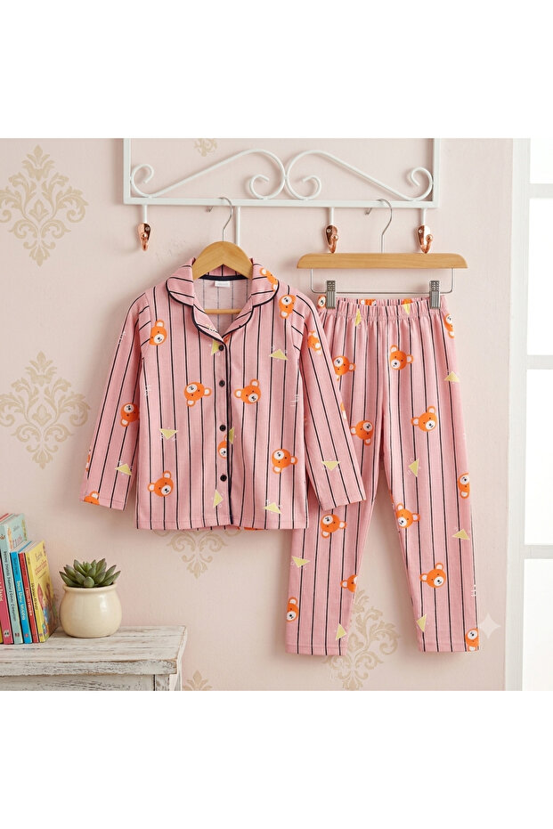 Girl's pajamas