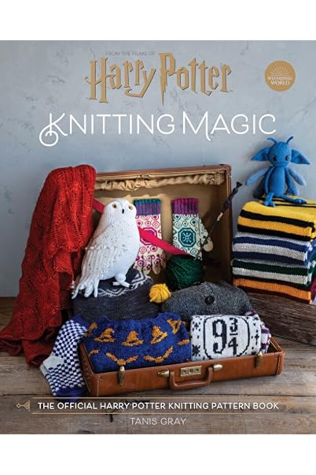 Harry Potter: Knitting Magic: The Official Harry Potter Knitting Pattern Book