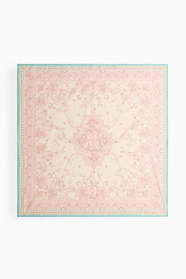 Patterned scarf