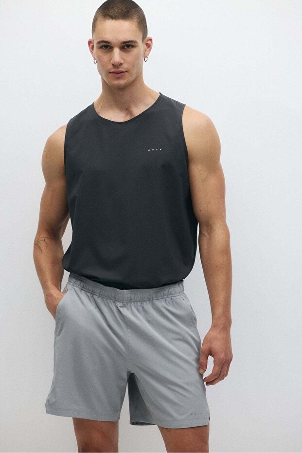 Sports shorts with DryMove™