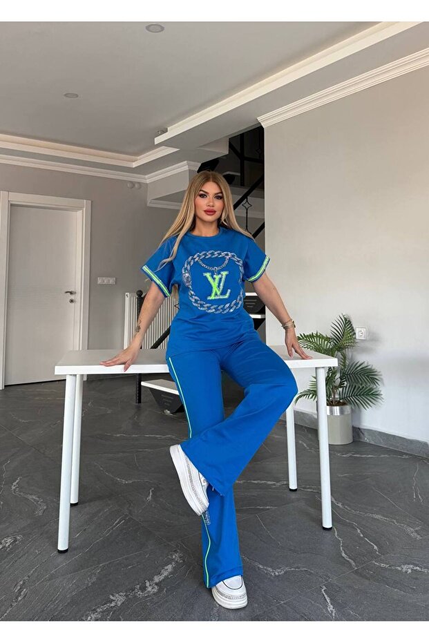 مجموعة علوية سفلية ملونة