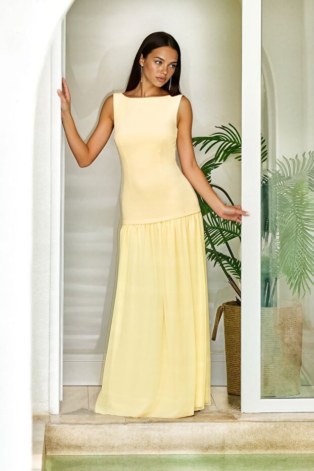 Pleated Skirt Detailed Maxi Dress