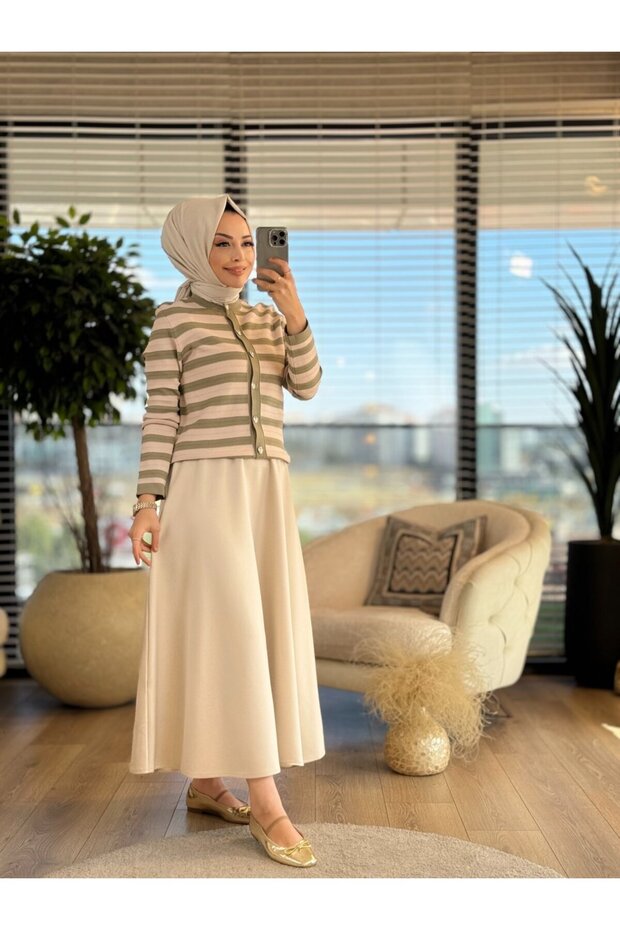 25K1113 Cross-Stripe Metal Buttoned Cardigan Khaki