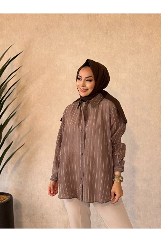 3328 قميص مخطط بلون متباين بني