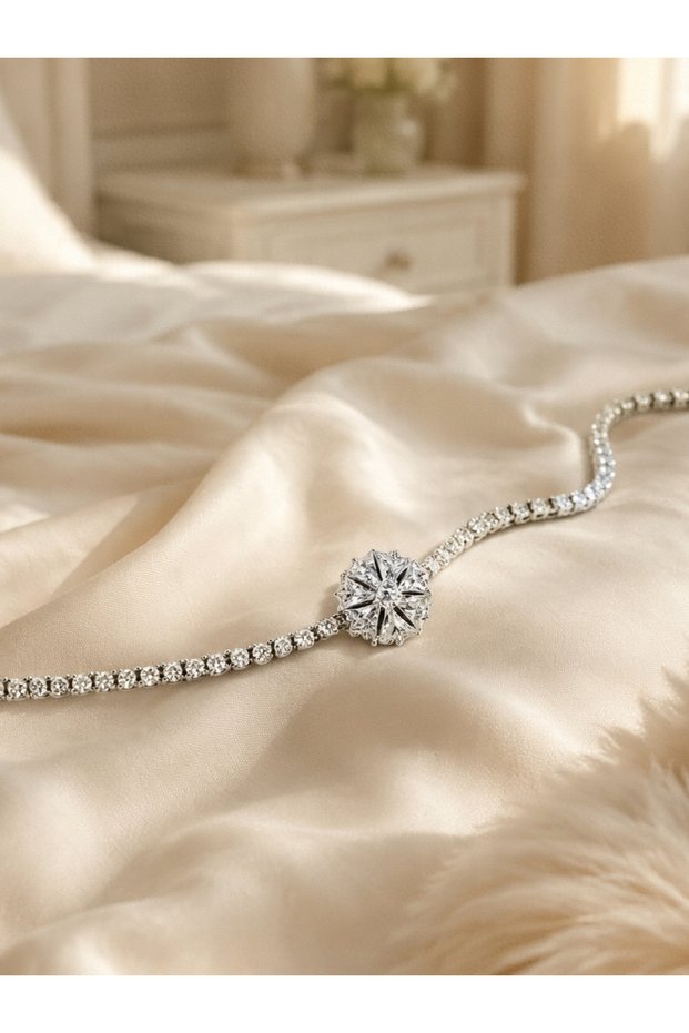 Women's Steel Tarnish-Resistant Zircon Stone Flower Figured Waterway Bracelet