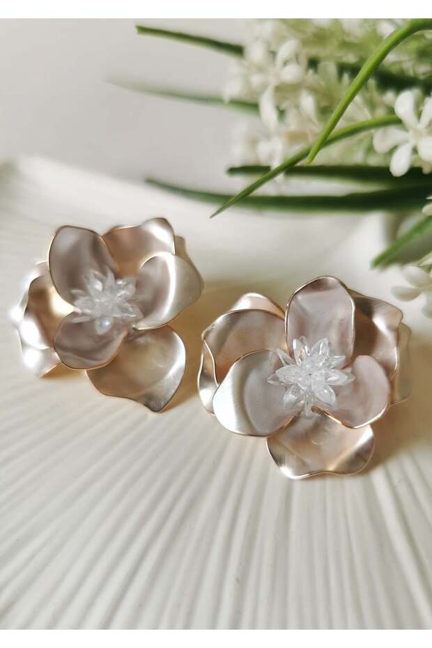 Powder Color Crystal Stone Detailed Layered Flower Model Steel Earrings 3.5X3.5 cm
