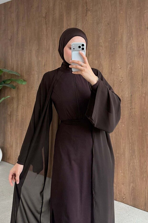 باريو طويل منقوش باللون البني