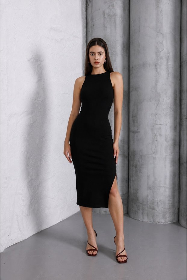 Summer Midi Dress with Camisole Slit Detail - Stylish Design That Hugs the Body