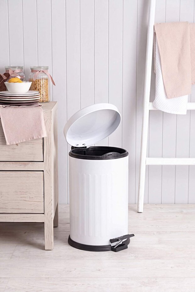 Retro 12 Lt White Trash Can with Shock Absorber Lid Tphss26Ckv00002