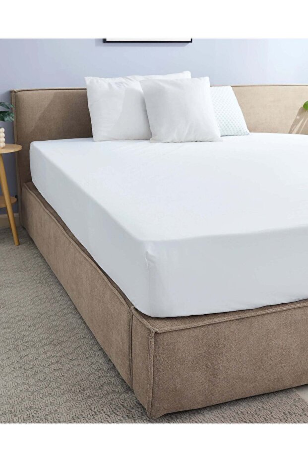 White Fitted Sheet (Double Size)