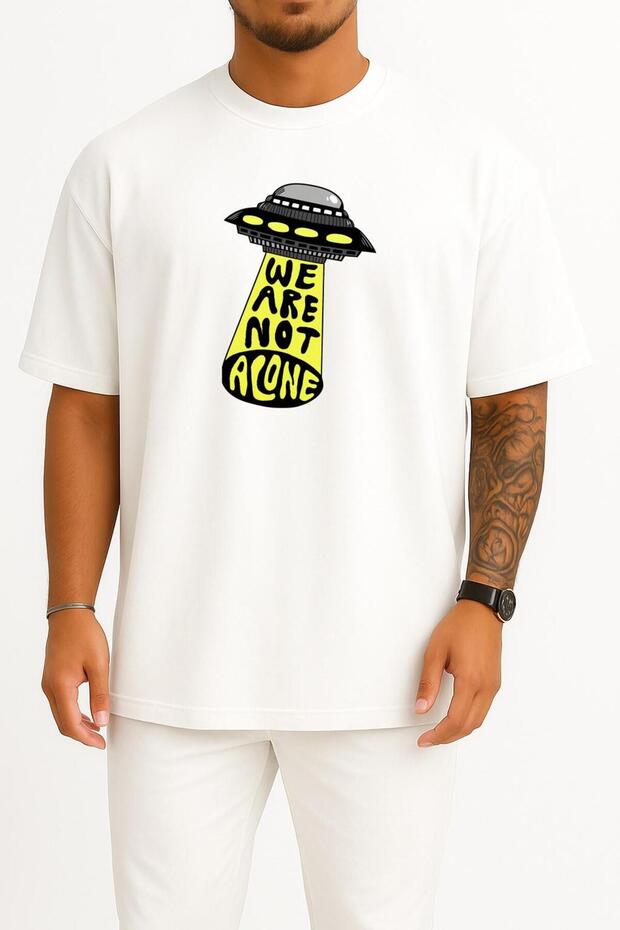 Oversized Aliens Exist We Are Not Alone in This World Chest Printed Unisex T-Shirt
