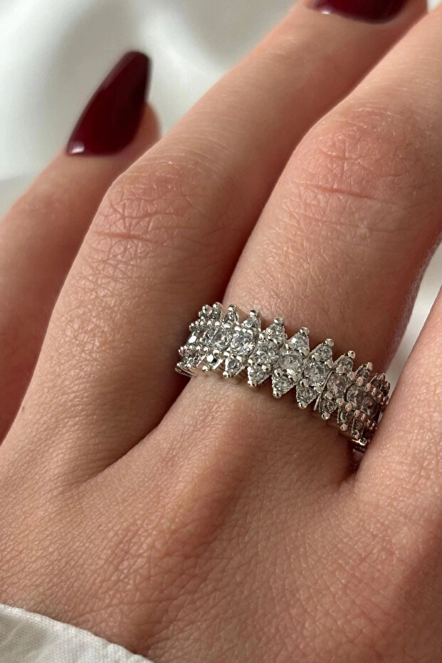 Adjustable Silver Women's Steel Ring with Shuttle Zircon Stone, Does Not Tarnish, Does Not Lose Color