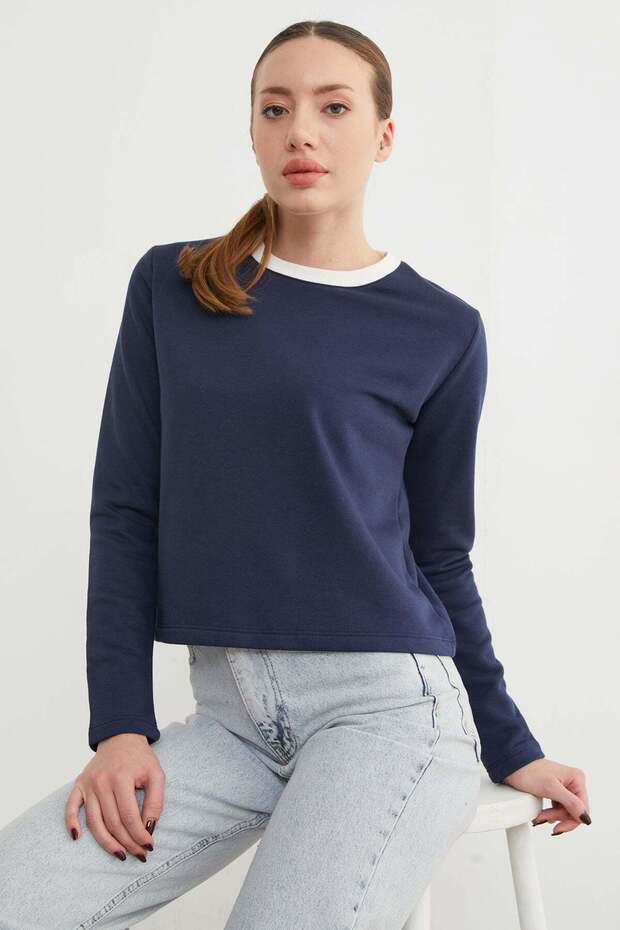 3 Thread Ribbed Sweatshirt with Ribbed Neckline