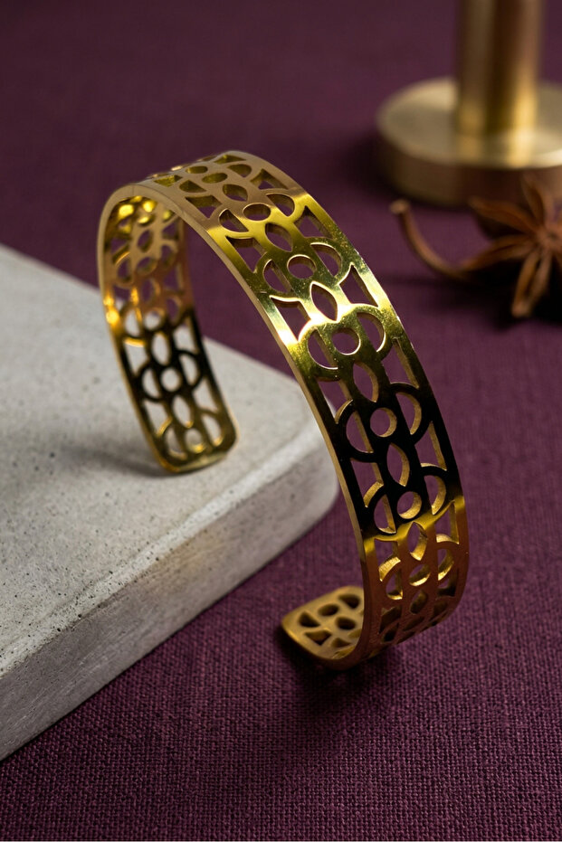 Minimalist Italian Style Laser Engraved Women's Cuff Bracelet with Geometric Carved Motifs