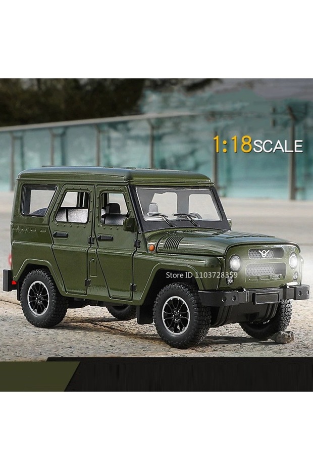 UAZ Hunter Green 1:18 Russia UAZ Hunter Toy Model Off-road Vehicles Alloy Diecast RV Car Models Door