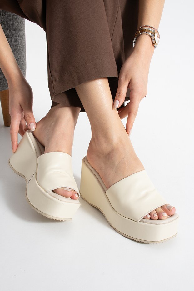 Tibu Thick-Strapped Wedge Heeled Stylish Casual Comfortable Leather Sabo Slippers