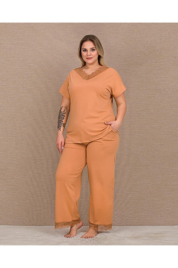 Short Sleeve Lace V-Neck Plus Size Women's Pajama Set
