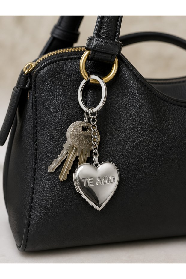 Silver Heart Patterned 316L Stainless Steel Openable Memory Gift Keychain