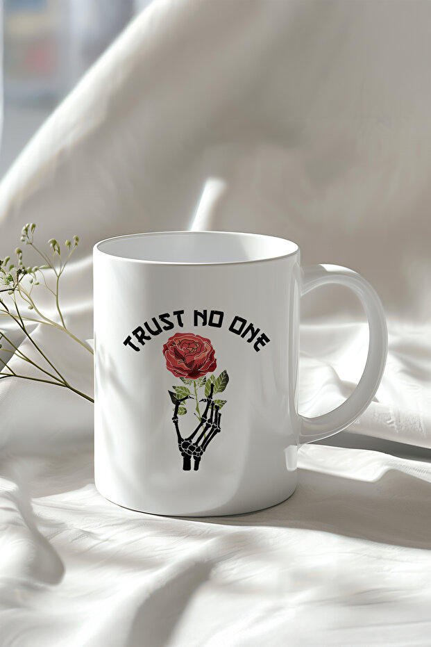 330ml Printed White Ceramic Mug with Rose Figure