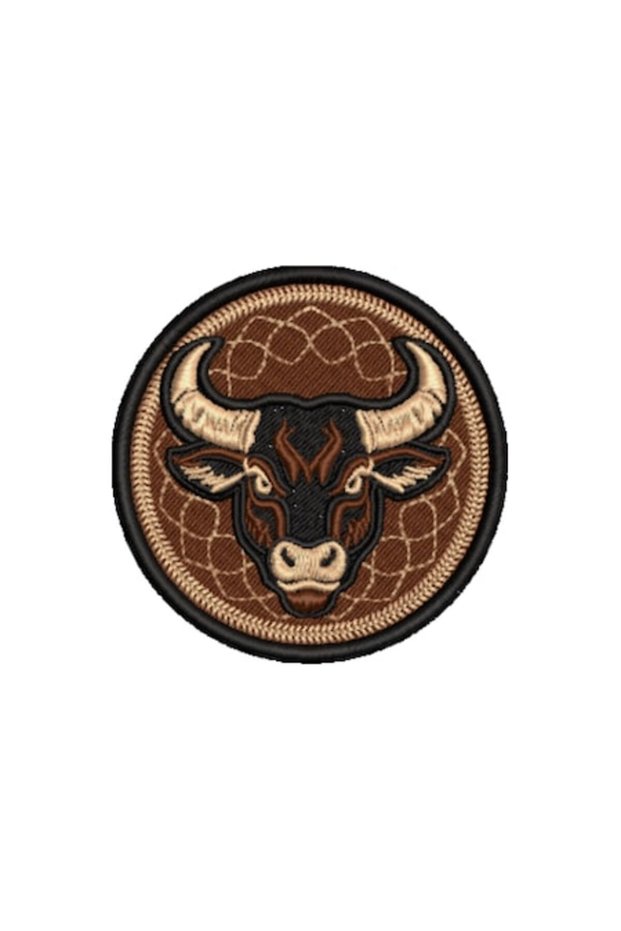 Patch brodat – Cap de taur, rotund, 80 mm