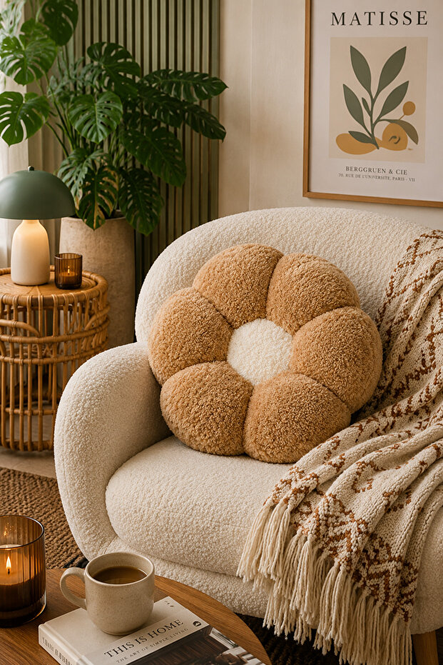 Decorative Flower Shaped Plush Pillow 40 cm