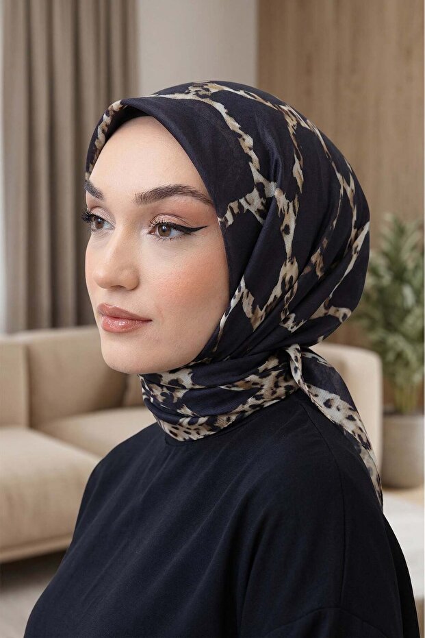 وشاح ناعم منقوش - 111