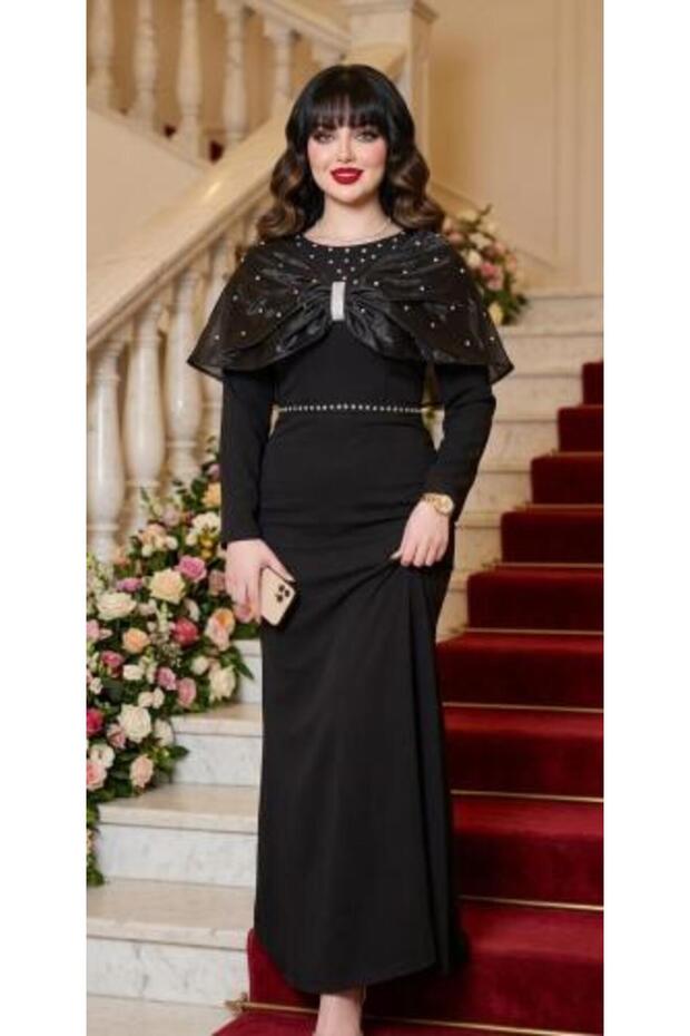 فستان أسود أنيق بكاب مرصع