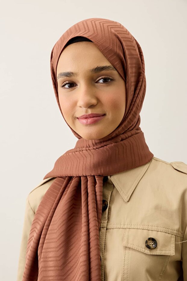 Zigzag Pattern Silky Jacquard Shawl - 3