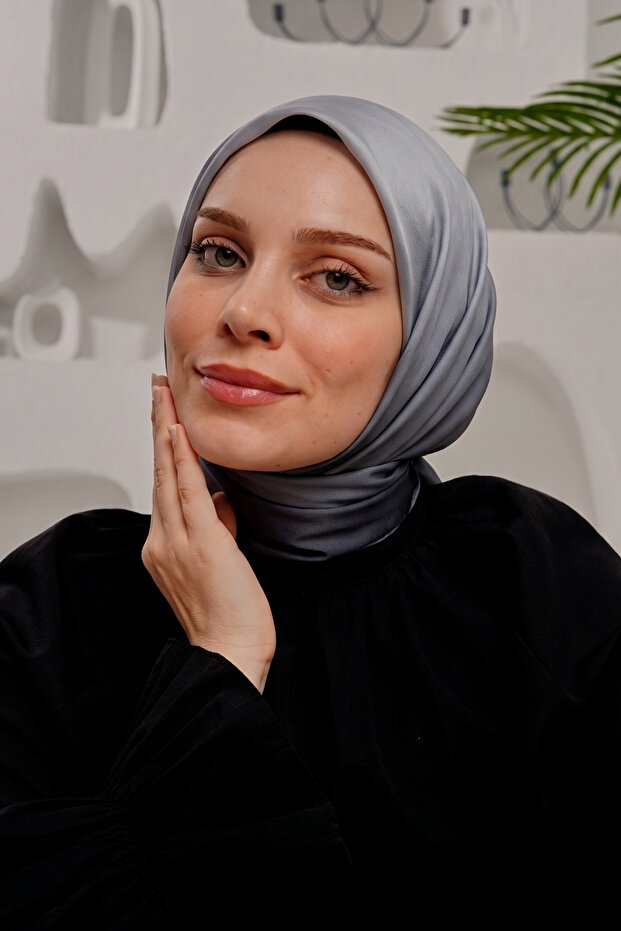 وشاح قطني ناعم متدرج اللون باللون الأسود المدخن