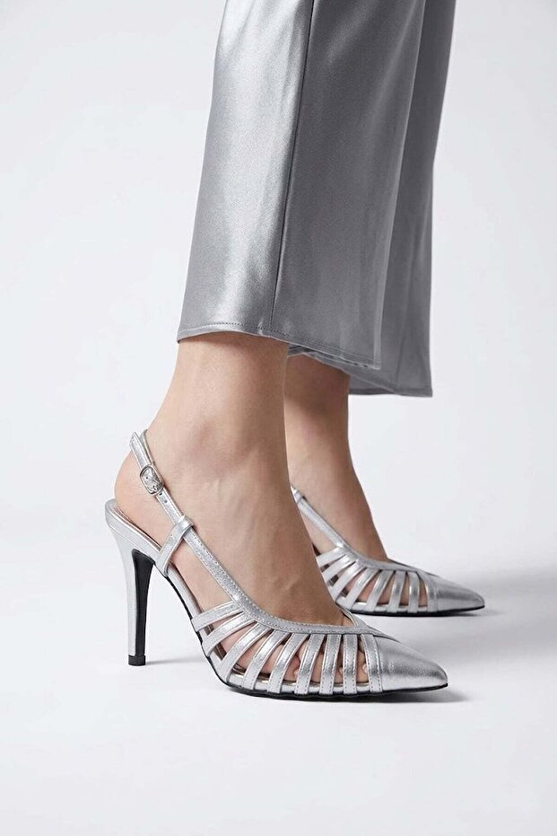 26by250.3294 Women's Classic Heeled Shoes Silver