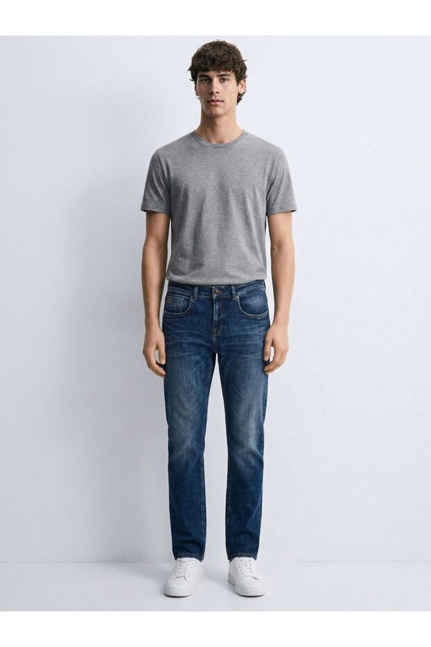 Jorah Mid-Waist Straight Leg Mid Indigo Jean Pants
