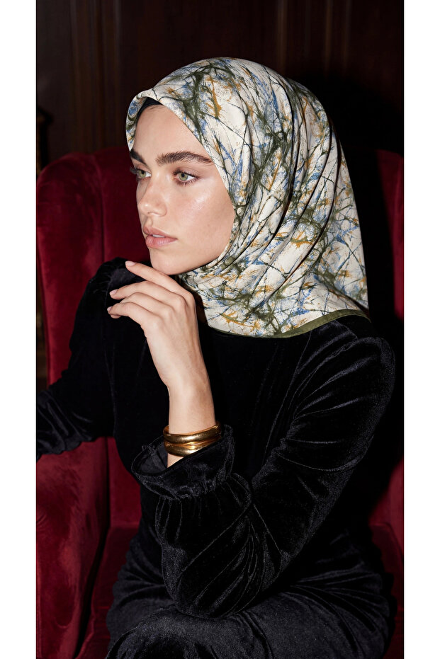 وشاح كريستالي بنمط رخامي كاكي
