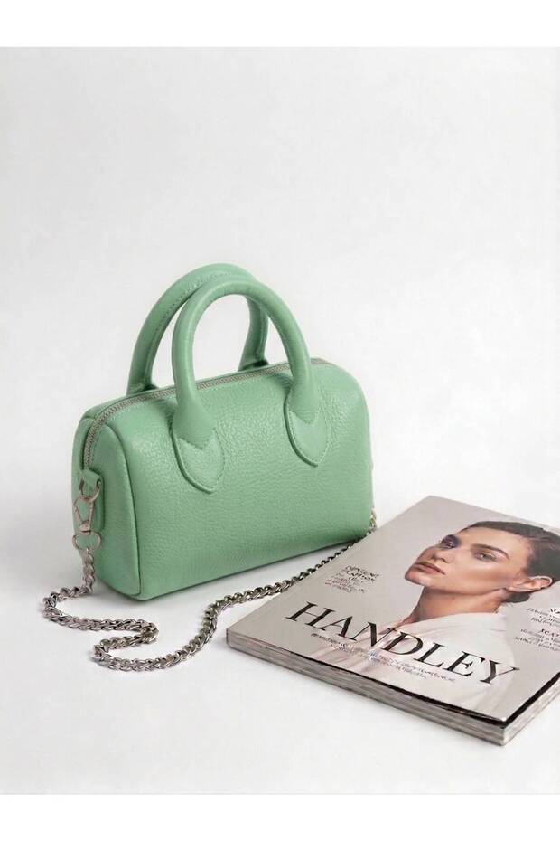 Women's Hand and Shoulder Bag with Cross Chain Strap