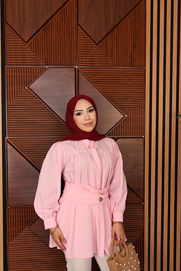 تونيك بأزرار صفراء