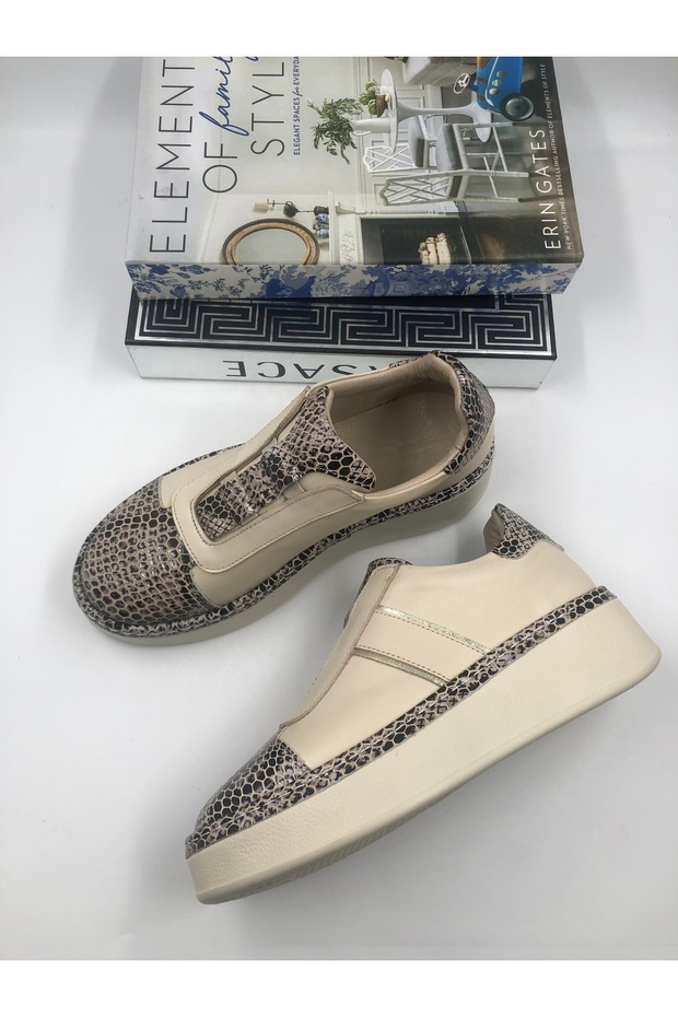 Wots Genuine Leather Sneaker