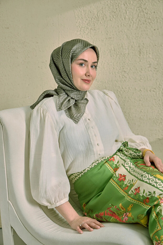 وشاح من الحرير المزخرف بنقشة التويل 11520