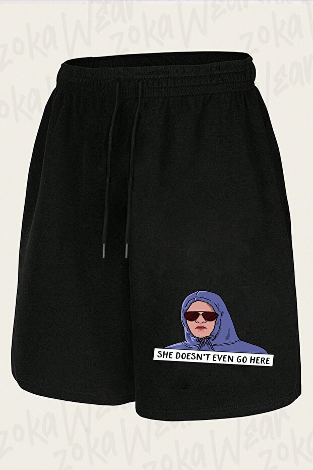 شورت مطبوع بتصميم SHE DOESN'T EVEN GO HERE للجنسين