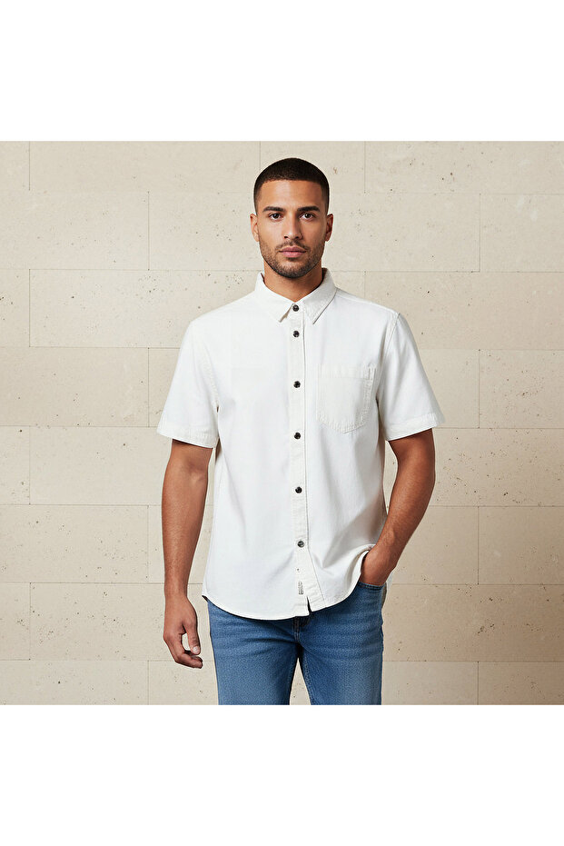 Men Regular Fit Collared Short Sleeve Shirt