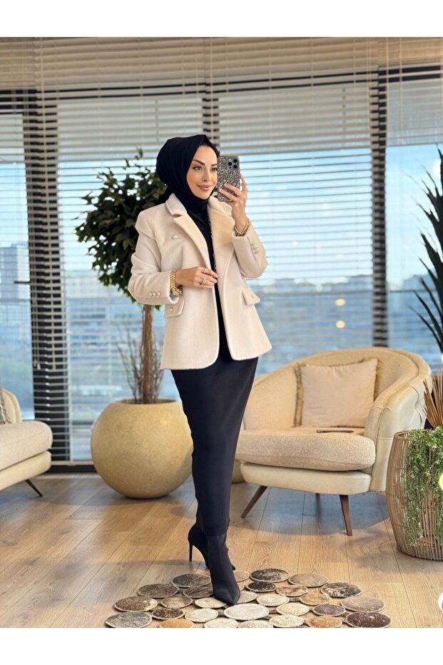 1005252 سترة من فرو الثعلب باللون البيج